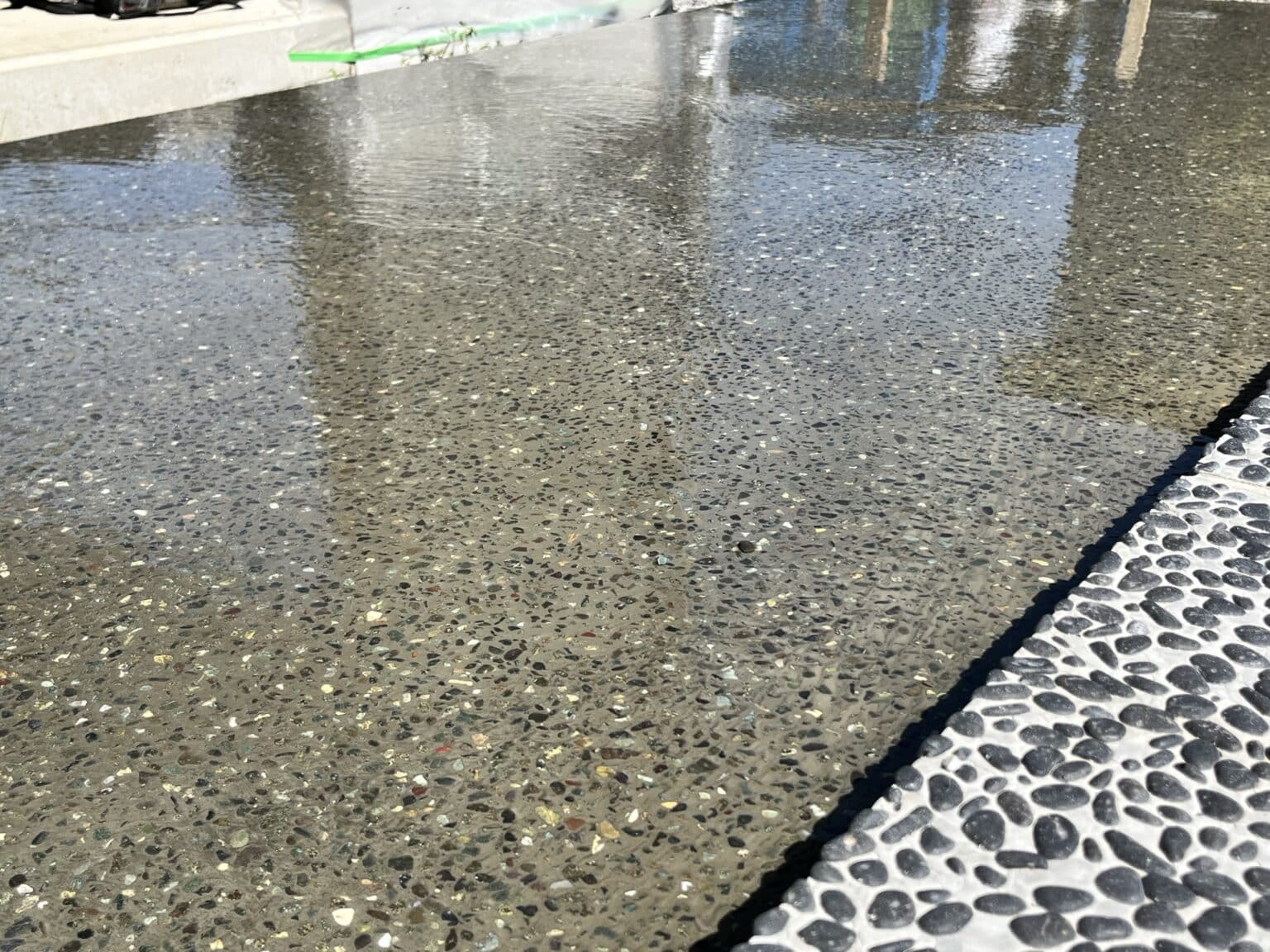 大磯石の洗い出しコンクリート